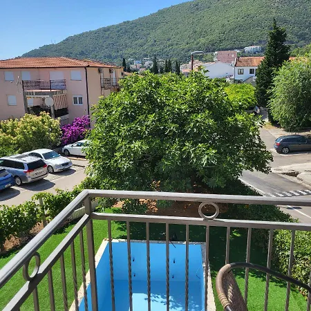 Apartmani Mia Sorajic Petrovac Exterior photo