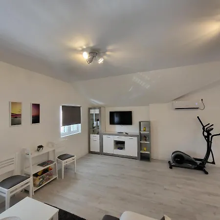 Apartmani Mia Sorajic Petrovac Exterior photo