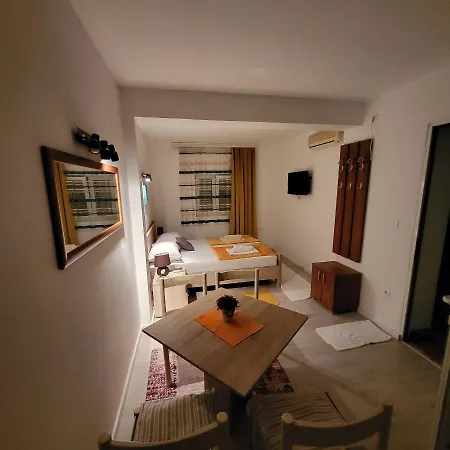 Apartmani Mia Sorajic Petrovac Exterior photo