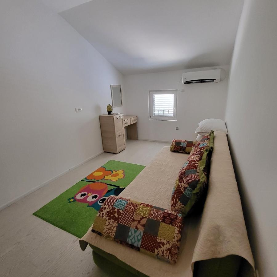 Apartment Mia Sorajic *